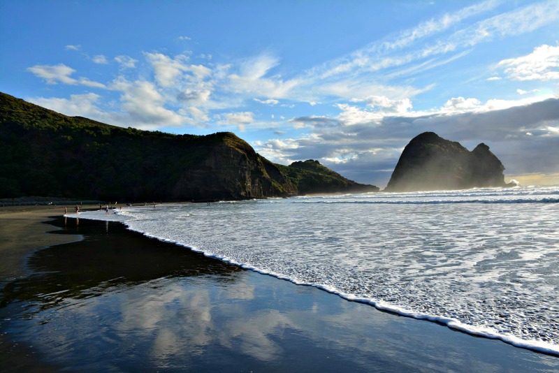 Black-Sand-Beach-Auckland-1